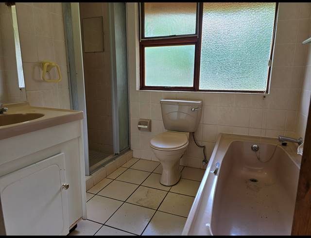 4 BEDROOM FREESTANDING FOR SALE IN LAKELAND ESTATE